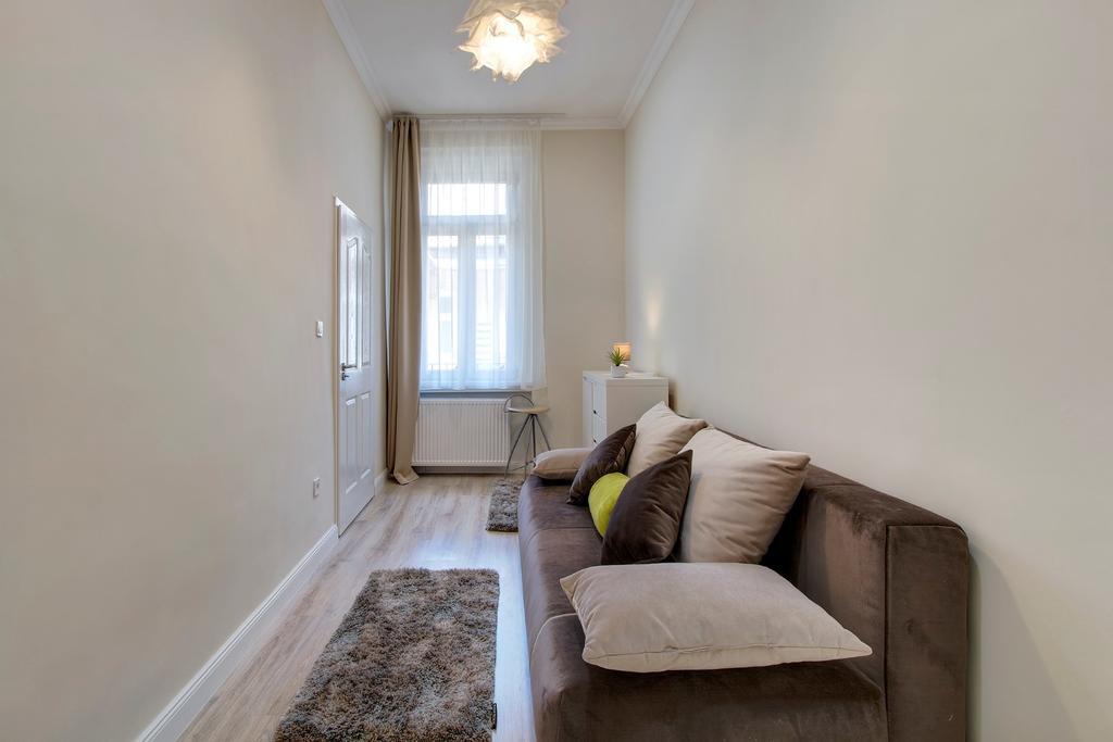 Your Home Near Parliament Budapest Exterior foto